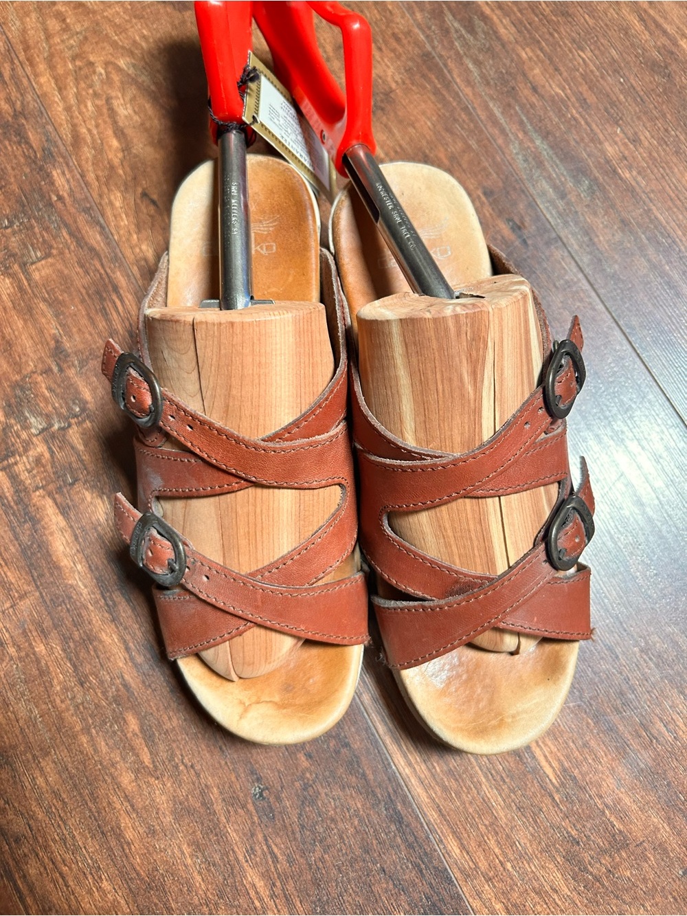 Dansko Ana Brown Leather Crisscross Buckle Clogs sz 38